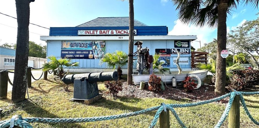 Propiedad comercial en St. Lucie, Florida 295.71 m2 № 1534491