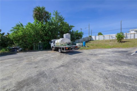 Propiedad comercial en venta en St. Lucie, Florida, 295.71 m2 № 1534491 - foto 18