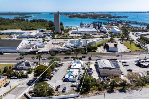 Propiedad comercial en venta en St. Lucie, Florida, 295.71 m2 № 1534491 - foto 12