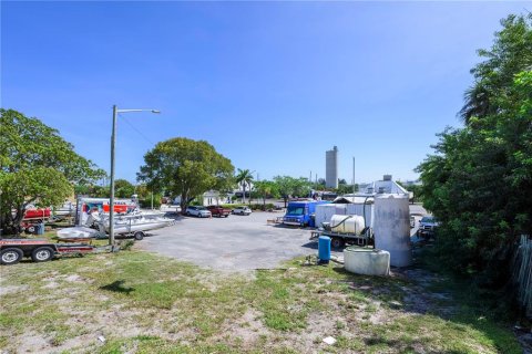 Propiedad comercial en venta en St. Lucie, Florida, 295.71 m2 № 1534491 - foto 20