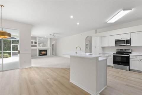 Villa ou maison à vendre à Odessa, Floride: 4 chambres, 233.74 m2 № 1848496 - photo 4