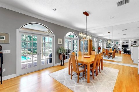 House in Valrico, Florida 4 bedrooms, 435.71 sq.m. № 1744959 - photo 30