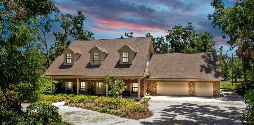 House in Valrico, Florida 4 bedrooms, 435.71 sq.m. № 1744959