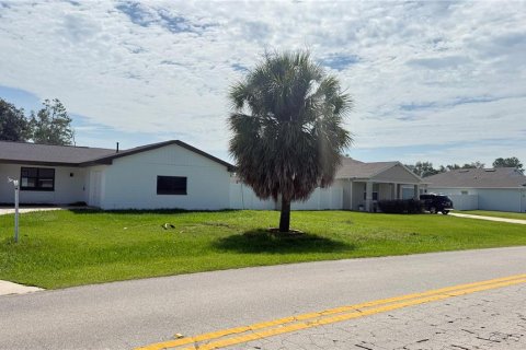 House in Ocala, Florida 3 bedrooms, 121.79 sq.m. № 2284982