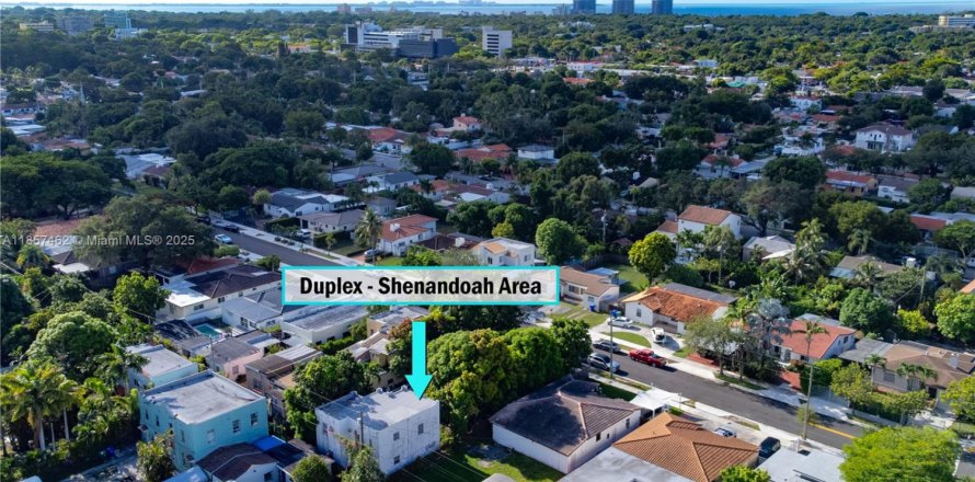 Propiedad comercial en Miami, Florida 172.43 m2 № 1882595