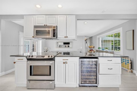 Casa en venta en Hollywood, Florida, 4 dormitorios, 146.97 m2 № 1888424 - foto 13
