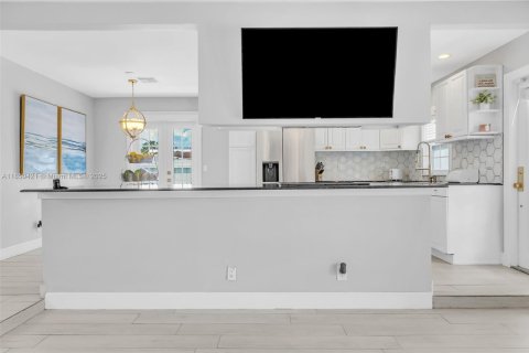 Casa en venta en Hollywood, Florida, 4 dormitorios, 146.97 m2 № 1888424 - foto 7