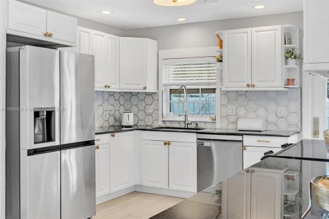 Casa en venta en Hollywood, Florida, 4 dormitorios, 146.97 m2 № 1888424 - foto 17
