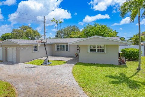 Casa en venta en Hollywood, Florida, 4 dormitorios, 146.97 m2 № 1888424 - foto 3