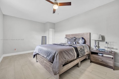 Casa en venta en Hollywood, Florida, 4 dormitorios, 146.97 m2 № 1888424 - foto 18