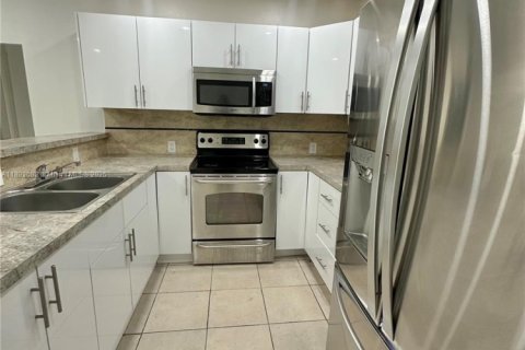 Casa en alquiler en West Park, Florida, 3 dormitorios, 116.87 m2 № 1946204 - foto 3