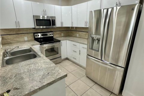 Casa en alquiler en West Park, Florida, 3 dormitorios, 116.87 m2 № 1946204 - foto 4