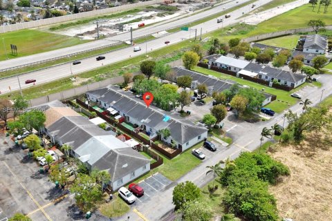 Купить виллу или дом в Хомстед, Флорида 3 спальни, 107.77м2, № 2052598 - фото 5