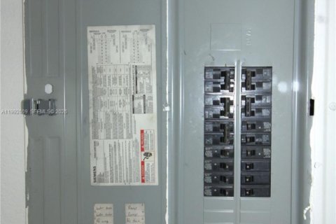 Купить виллу или дом в Хомстед, Флорида 3 спальни, 107.77м2, № 2052598 - фото 29