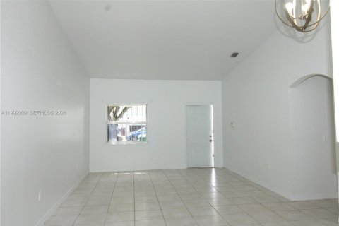 Купить виллу или дом в Хомстед, Флорида 3 спальни, 107.77м2, № 2052598 - фото 7