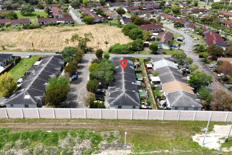 Купить виллу или дом в Хомстед, Флорида 3 спальни, 107.77м2, № 2052598 - фото 3