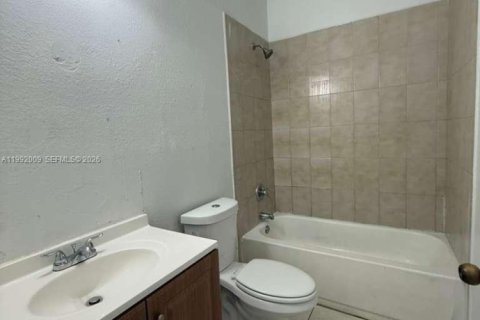 Купить виллу или дом в Хомстед, Флорида 3 спальни, 107.77м2, № 2052598 - фото 23