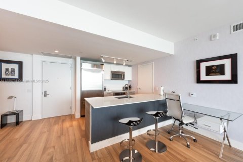 Condominio en venta en Miami, Florida, 2 dormitorios, 99.96 m2 № 1940959 - foto 9