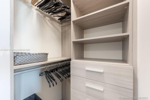 Condominio en venta en Miami, Florida, 2 dormitorios, 99.96 m2 № 1940959 - foto 26