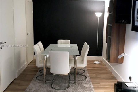 Condominio en venta en Miami, Florida, 2 dormitorios, 99.96 m2 № 1940959 - foto 16