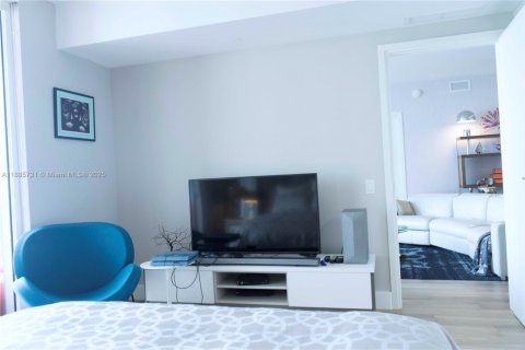 Condominio en venta en Miami, Florida, 2 dormitorios, 99.96 m2 № 1940959 - foto 19