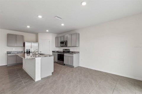 House in Wesley Chapel, Florida 5 bedrooms, 242.01 sq.m. № 2205415 - photo 21