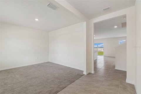 House in Wesley Chapel, Florida 5 bedrooms, 242.01 sq.m. № 2205415 - photo 4
