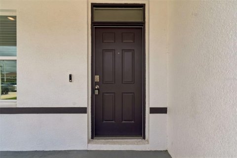 House in Wesley Chapel, Florida 5 bedrooms, 242.01 sq.m. № 2205415 - photo 2