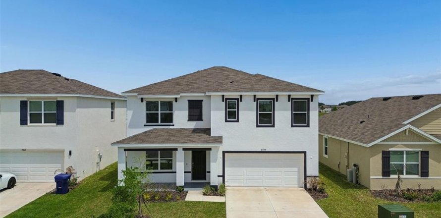 House in Wesley Chapel, Florida 5 bedrooms, 242.01 sq.m. № 2205415