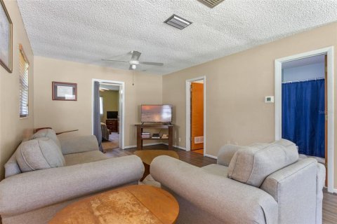Casa en venta en Brooksville, Florida, 4 dormitorios, 234.21 m2 № 1827890 - foto 23