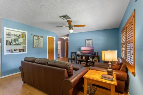 Casa en venta en Brooksville, Florida, 4 dormitorios, 234.21 m2 № 1827890 - foto 5