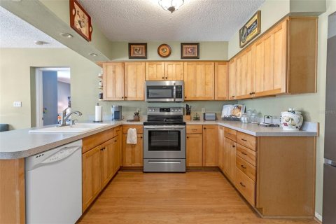 Casa en venta en Brooksville, Florida, 4 dormitorios, 234.21 m2 № 1827890 - foto 9