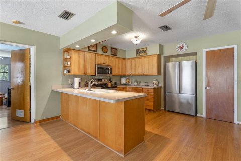 Casa en venta en Brooksville, Florida, 4 dormitorios, 234.21 m2 № 1827890 - foto 13