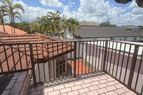 Casa en alquiler en Miami, Florida, 4 dormitorios, 165.37 m2 № 2085836 - foto 25