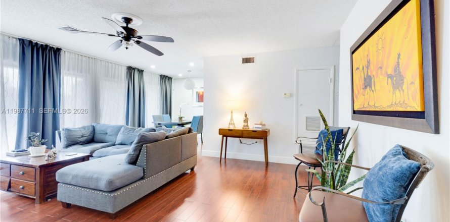 Condo à Miramar, Floride, 2 chambres  № 2049083