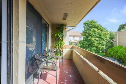 Copropriété à vendre à Miramar, Floride: 2 chambres, 92.9 m2 № 2049083 - photo 16