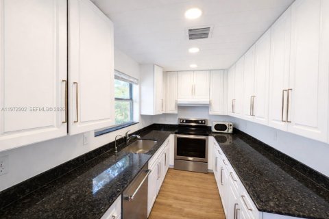 Casa en venta en West Palm Beach, Florida, 2 dormitorios, 111.48 m2 № 2033279 - foto 8