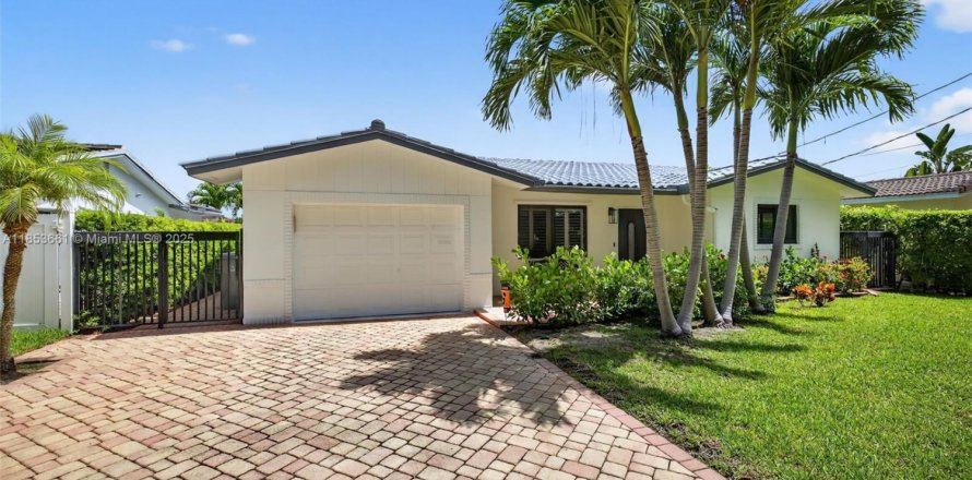 Villa ou maison à Pompano Beach, Floride 3 chambres, 151.15 m2 № 1871698