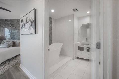 Copropriété à vendre à Tampa, Floride: 3 chambres, 161 m2 № 1909012 - photo 8