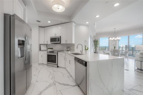 Copropriété à vendre à Tampa, Floride: 3 chambres, 161 m2 № 1909012 - photo 13