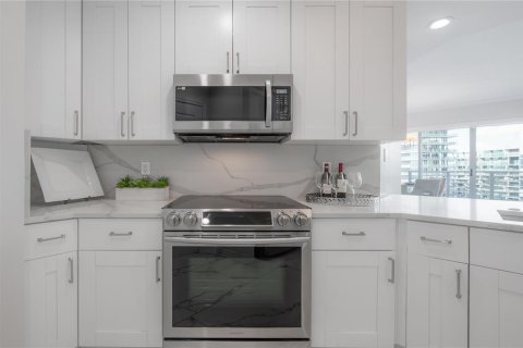 Copropriété à vendre à Tampa, Floride: 3 chambres, 161 m2 № 1909012 - photo 16