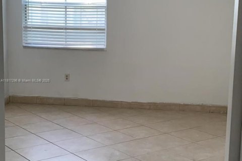 Condo in Doral, Florida, 2 bedrooms № 1772520 - photo 15
