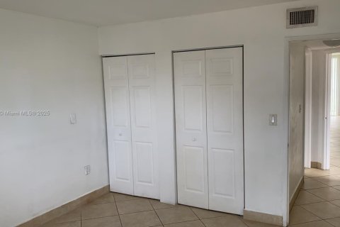 Condo in Doral, Florida, 2 bedrooms № 1772520 - photo 14
