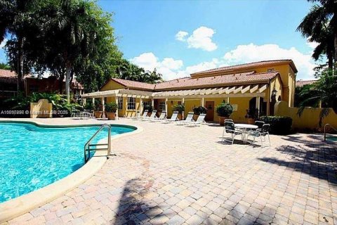 Condo in Doral, Florida, 2 bedrooms № 1772520 - photo 19