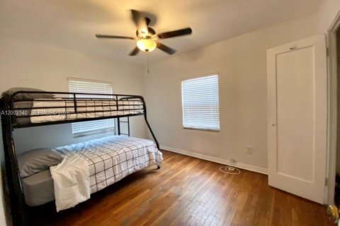 Villa ou maison à louer à Miami, Floride: 3 chambres, 111.48 m2 № 2068089 - photo 24