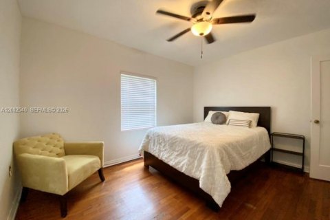 Villa ou maison à louer à Miami, Floride: 3 chambres, 111.48 m2 № 2068089 - photo 17