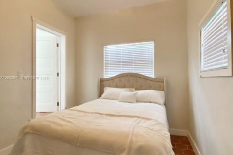 Villa ou maison à louer à Miami, Floride: 3 chambres, 111.48 m2 № 2068089 - photo 11