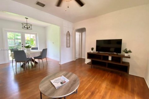 Villa ou maison à louer à Miami, Floride: 3 chambres, 111.48 m2 № 2068089 - photo 6