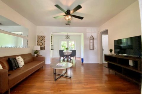 Villa ou maison à louer à Miami, Floride: 3 chambres, 111.48 m2 № 2068089 - photo 9