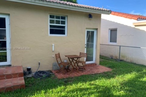 Villa ou maison à louer à Miami, Floride: 3 chambres, 111.48 m2 № 2068089 - photo 28